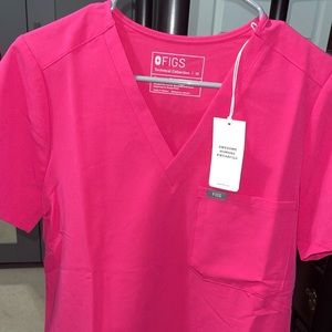 Figs Shocking pink medium Catarina scrub top.